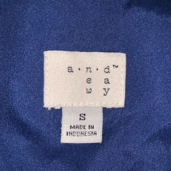 A new day Blue floral magnolia twist front jumpsuit romper size S - Picture 6 of 6